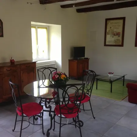 住宿加早餐酒店 La Demeure Du Comte Chambres Dhotes Salles-la-Source