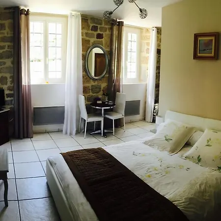 La Demeure Du Comte Chambres Dhotes Salles-la-Source