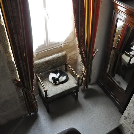 La Demeure Du Comte Chambres Dhotes ベッド・アンド・ブレックファスト *