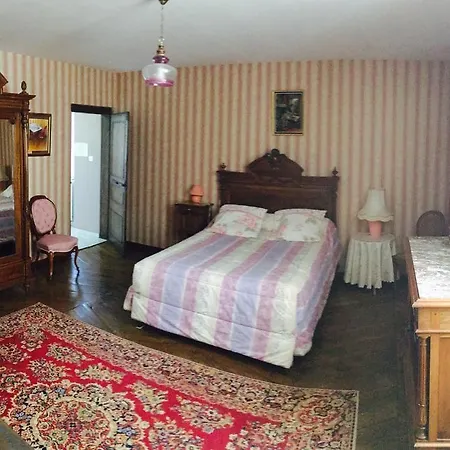 La Demeure Du Comte Chambres Dhotes Salles-la-Source